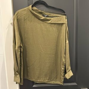 Off shoulder new w/o tags, olive green blouse